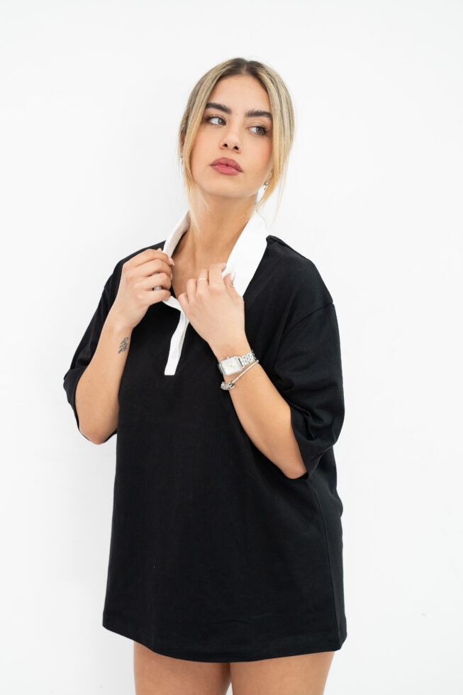 חולצת אוברסייז שילוב צבעים שחורה (1) חולצת אוברסייז שילוב צבעים שחורה (1)