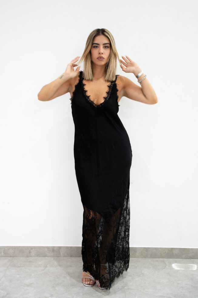 שמלה מקסי שחורה (1) שמלה מקסי שחורה (1)