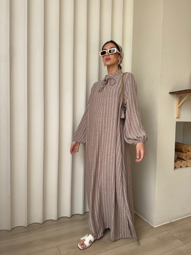 שמלת פשתן פסים קאמל שמלת פשתן פסים קאמל