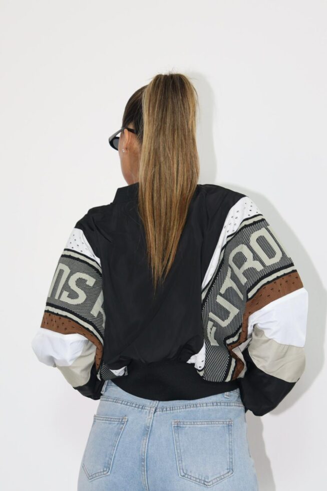 F8518736 6d37 4d46 987d Bcfd64d720e1